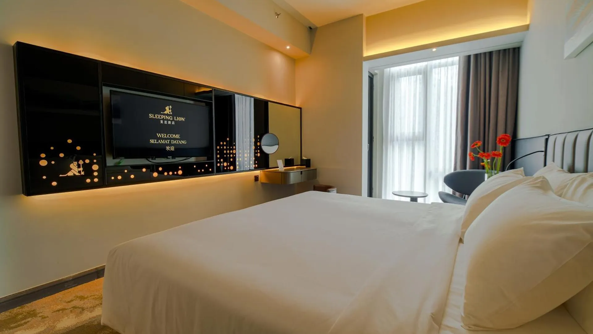 Отель Sleeping Lion Suites Куала-Лумпур